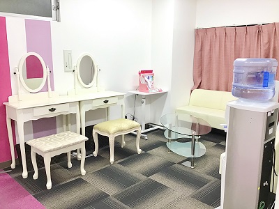 恋肌新宿西口店待合室