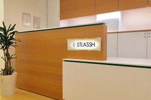 ストラッシュ新宿西口店